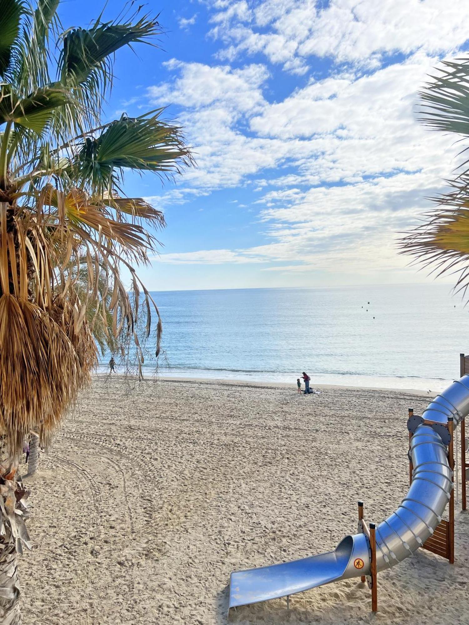 A 100 Metros De La Playa. Parking Gratuito Privado Apartment Alicante Bagian luar foto