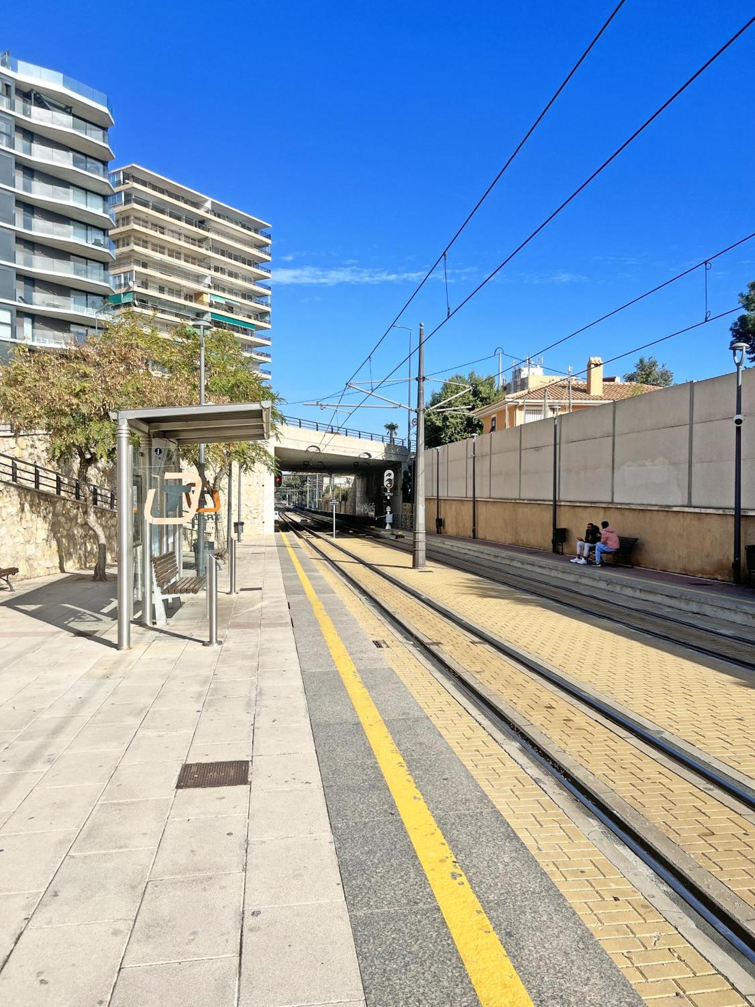 A 100 Metros De La Playa. Parking Gratuito Privado Apartment Alicante Bagian luar foto