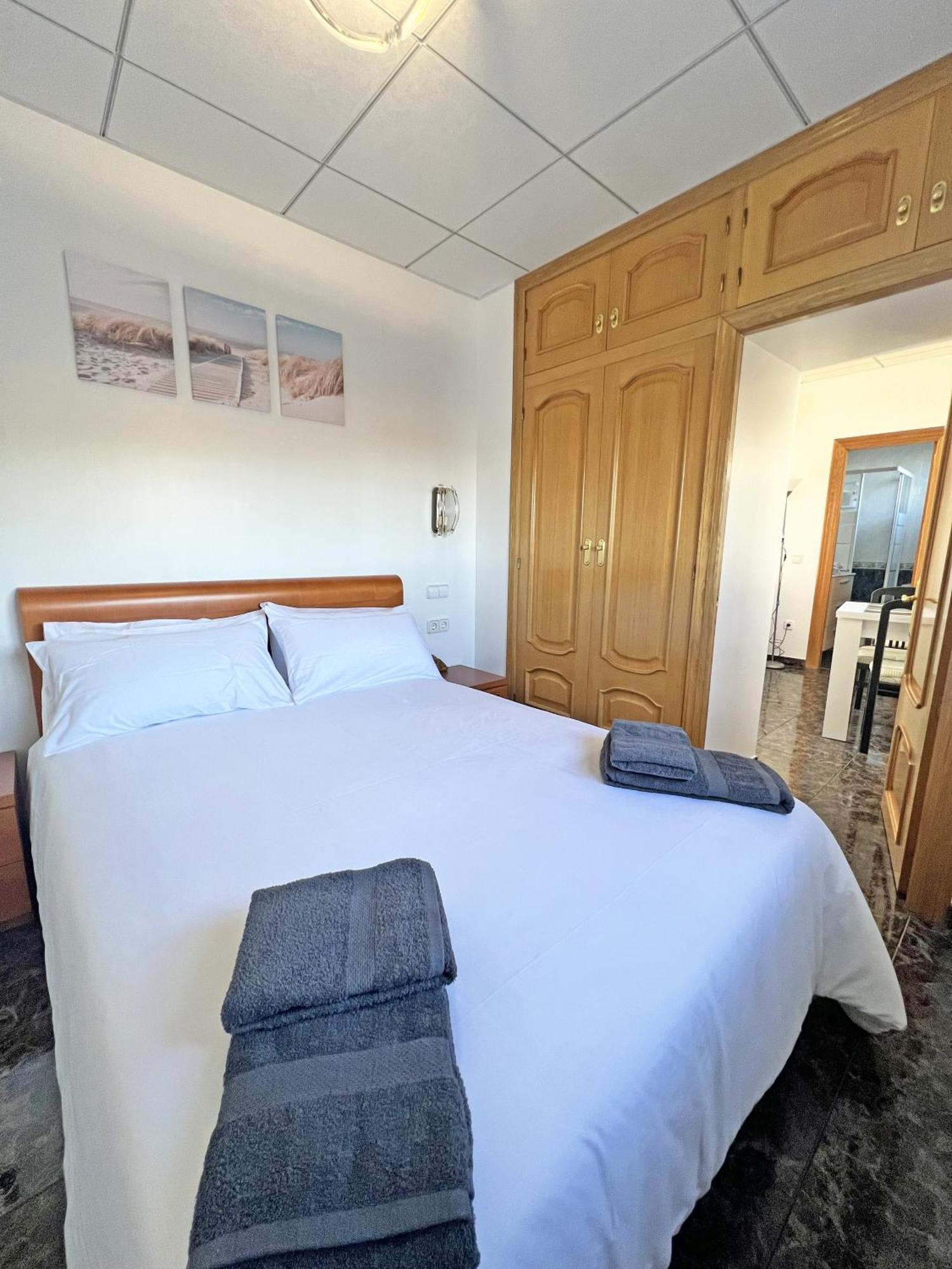 A 100 Metros De La Playa. Parking Gratuito Privado Apartment Alicante Bagian luar foto