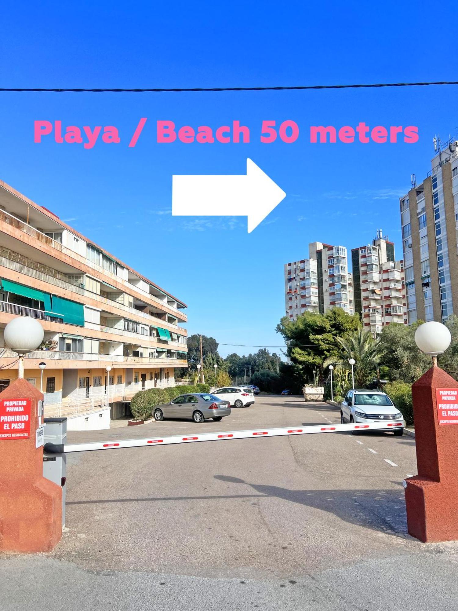 A 100 Metros De La Playa. Parking Gratuito Privado Apartment Alicante Bagian luar foto